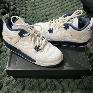 Youth Jordan shoes hardly ever used